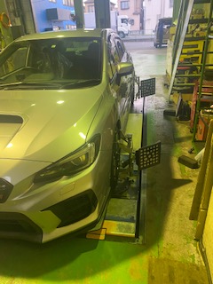 WRX STI[VAB] アライメント測定・調整！