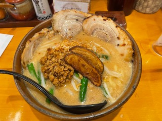 味噌ラーメン食べに行ってきました。