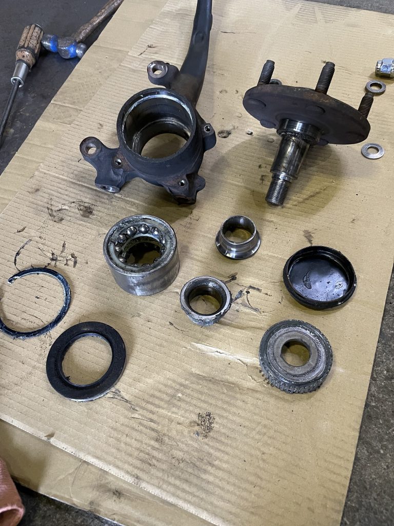 JZX100 ハブベアリング交換 – KTS オンラインショップ