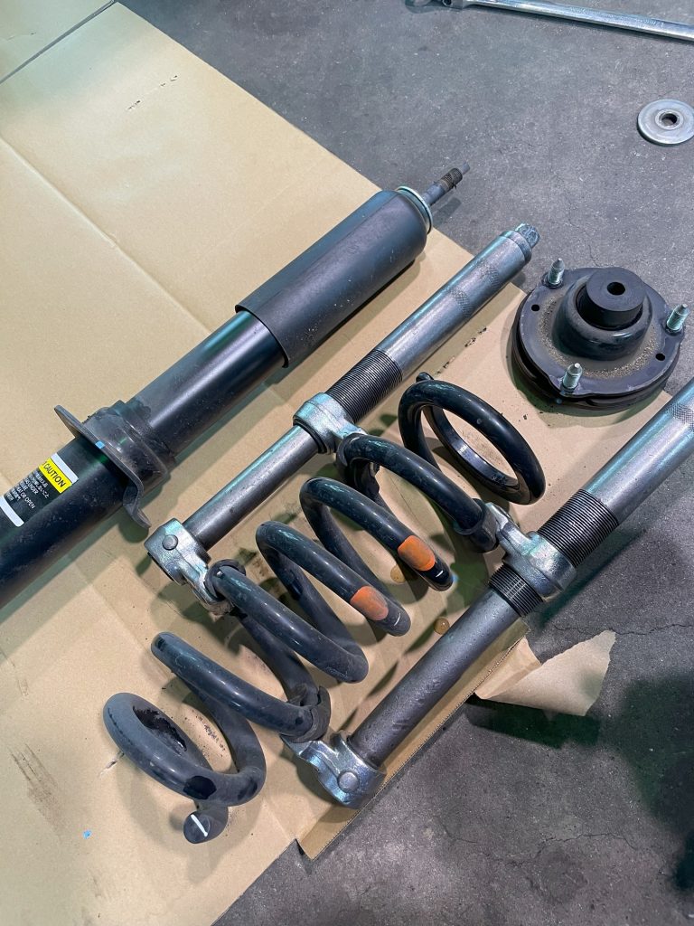 ハイラックス【GUN125】JAOS BATTLEZ リフトアップセット取付 – KTS